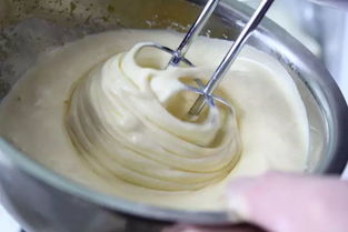 江西西点培训漫话奶油在烘焙中的重要作用 