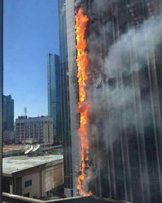 南京隆盛大厦突发大火 几乎整栋楼被烧 