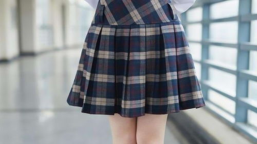 日本的女生为什么一年四季穿短裙