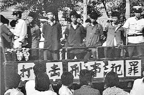 1983年第一次严打 唐山 菜刀队 50多人被处决,他们当时干啥了