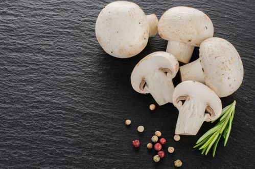 白蘑菇煮多久能熟(蘑菇水开了要煮几分钟)