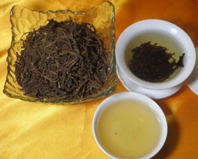 吃蜂胶能喝黑茶吗,吃蜂胶可以喝茶叶水吗