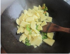 土豆大杂烩怎么做好吃 