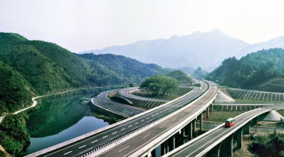 货车什么时间段不能在高速路上行驶