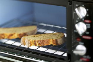 烤箱如何烤面包，如何用烤箱热面包