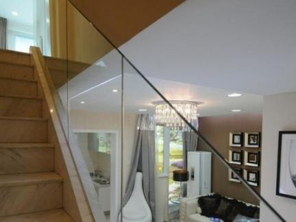 2019不锈钢玻璃楼梯扶手装修效果图 房天下装修效果图 