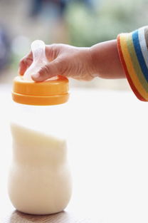 新生儿换奶粉好吗 3天的新生儿能换奶粉吗