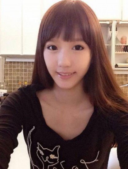 马来西亚17岁美少女走红网络 