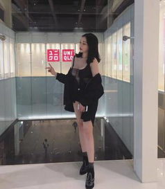 深圳女孩Lily拍摄袒裸双乳的大尺度照片是在哪家优衣库门店