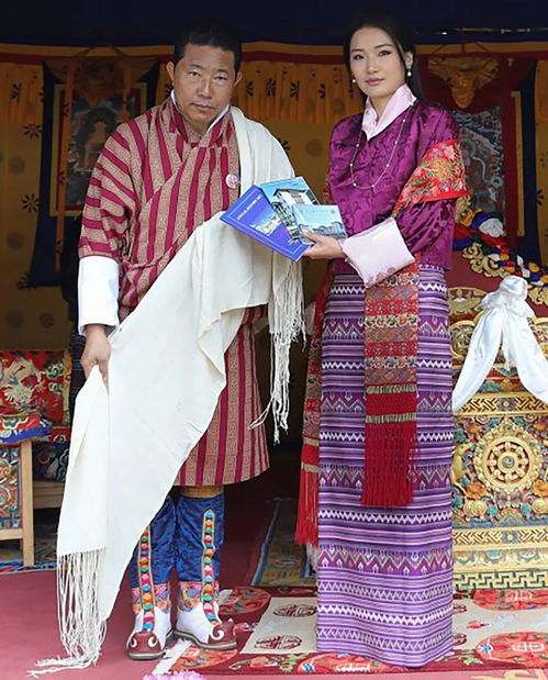 29岁不丹王后独当一面,代表国王祭拜先祖,礼仪举止堪称教科书
