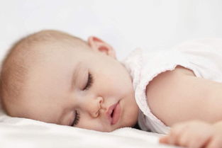 三个月前,宝宝要避免这 3种 睡姿,会影响孩子以后的颜值