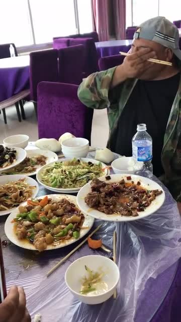 饭店形象代言人,吃饭不花钱 