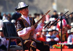新疆柯尔克孜族民众喜迎诺肉孜节 