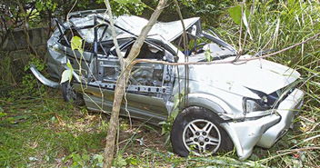 悲伤的婚礼 同学7人赴宴途中遇车祸6人身亡