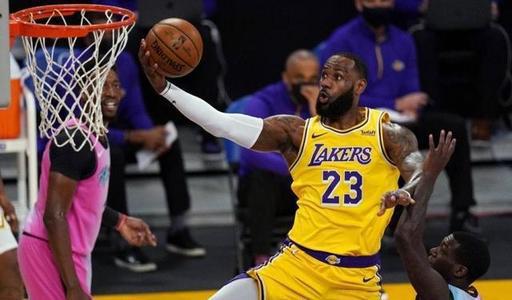 nba湖人vs太阳 西部强强对决 (湖人vs太阳詹姆斯撞布克和保罗)