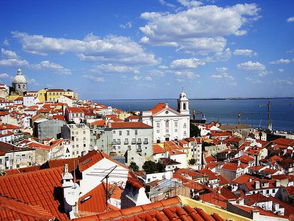 葡萄牙小镇 热出天际 天空变橙色 居民不敢出门 