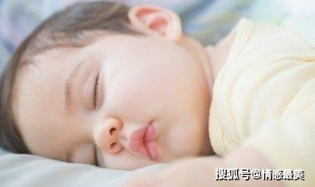 三个月的宝宝睡眠时间，三个月宝宝的正常睡眠时间是多少
