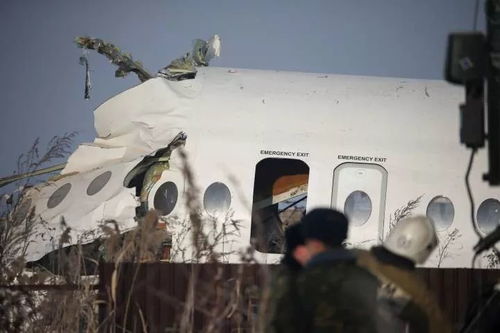 突发 载百人客机撞楼坠毁,已有10多人遇难 中国乘客成救人英雄