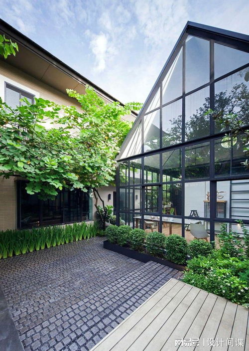庭院设计 有铁艺阳光房的植物花园,能养鸟能养狗的花园真好啊