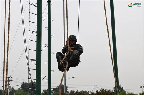 翻高墙 爬云梯 负重跑 练兵场就是这样 燃