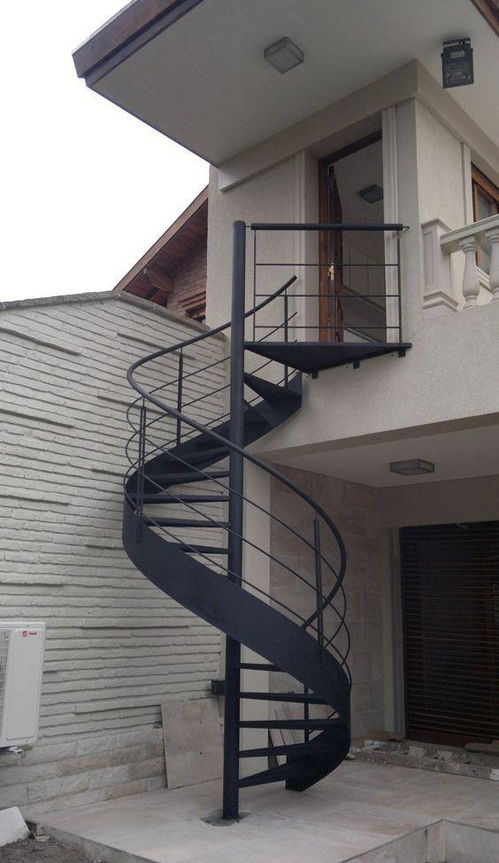 钢架楼梯？楼梯是做现浇的好,还是钢架的好