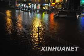 广州遭遇特大暴雨 强降雨致主要路段积水 