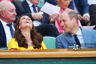 在威廉王子身边的凯特王妃,开心的笑成了表情包 