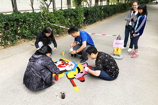 步步生辉 东湖利一社区创意井盖涂鸦活动 