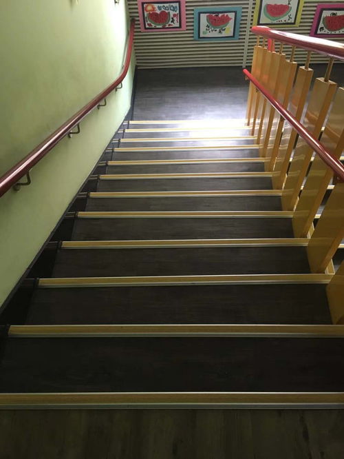 塑胶地板在楼梯踏步中的应用