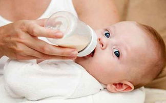四个月的宝宝不吃奶(四个月宝宝不爱吃奶怎么办)