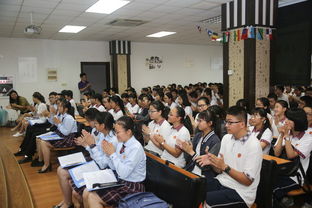 张家港外国语学校：我现在在外校上小学六年级，成绩挺好，上初中想在张家港外国语学校，问一下该怎么弄