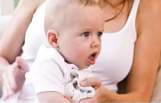 新生儿喂奶后打嗝？新生儿喂奶后打嗝的原因有哪些该采取哪些措施