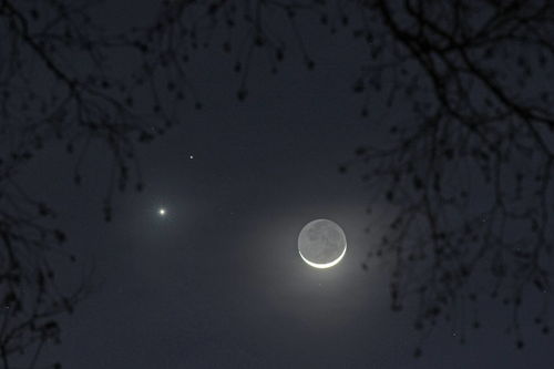 9月的神奇天象不容错过 火星伴月 流星雨 网友 都在哪看呢