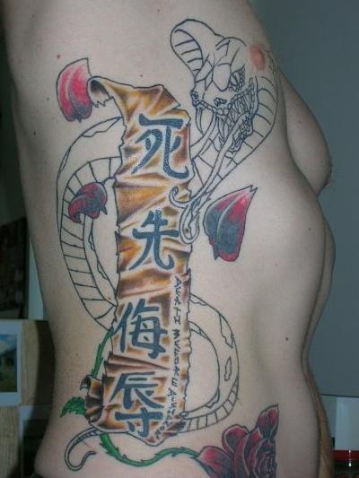 不懂中文的老外去中国纹身后,效果让中国人笑掉大牙