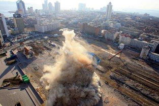 青岛铁道大厦成功爆破 爆破楼层全国最高 
