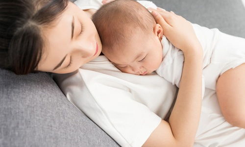 让宝宝自主睡觉,让妈妈们多睡2小时的秘笈,让宝宝自己入睡