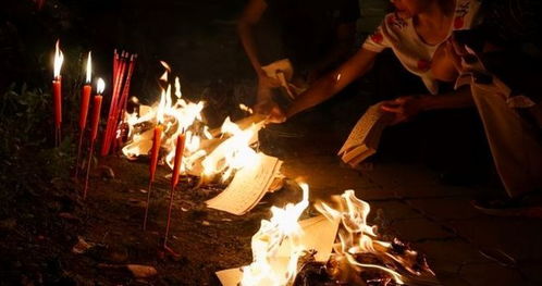 寒衣节各地禁止烧纸,网上祭祀开始受到追捧