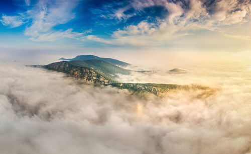 江苏自然景观和人文景观丰富的山,有 幽 古 神 奇 四大特点