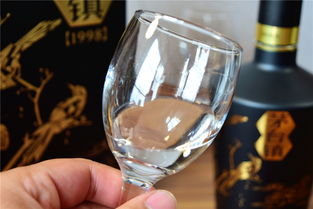 新锐白酒品牌谷小酒再推新品,20年陈酿调味,千元酒品质