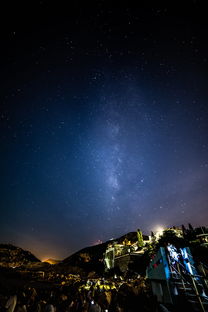 晚上天空的夜景图片