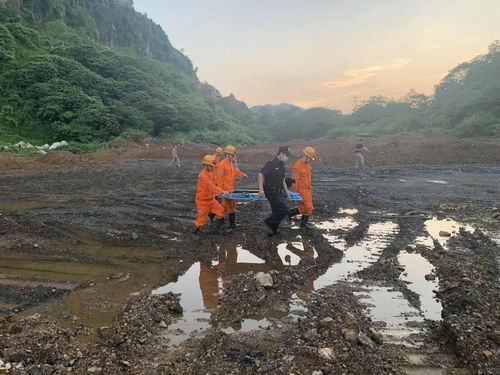 崇左 驴友游玩被困山中,警地联合迅速救援