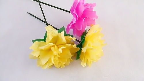 不平凡的餐巾纸,可以用来制作漂亮的花朵,学起来很简单 