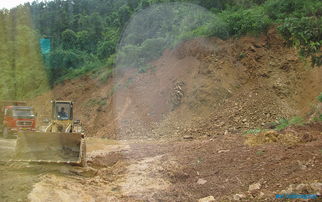 遭遇山体滑坡