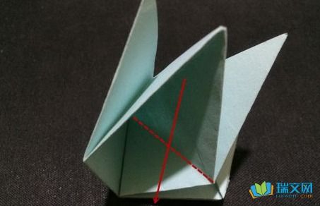 最简单的十二星座折纸，摩羯座的折纸(摩羯座怎么折而且是立体的)