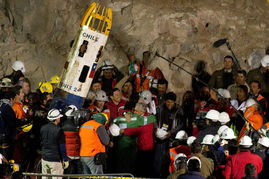 智利矿难33名被困矿工营救全记录 