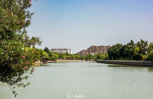 江苏两段大运河,无锡段夜景梦幻游人如织,扬州段美丽但冷清