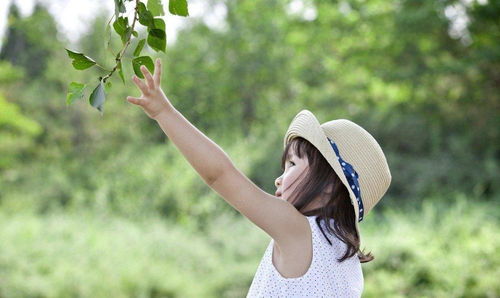 男子姓马,孩子出生后过了一宿才想出个名儿,结果却被老师劝改名