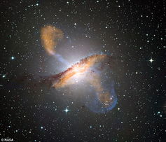 半人马座星系超大黑洞喷射出发光粒子震撼场面 
