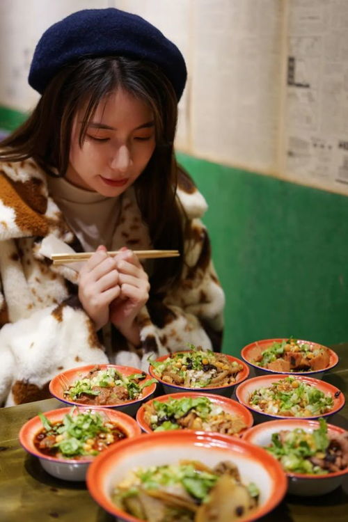 市中心竟藏着一个超古风的沉浸式美食街区