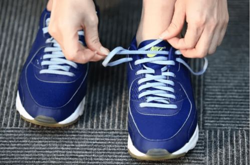 多数人鞋带都绑得不够好 专家教这绑法 走路更轻松